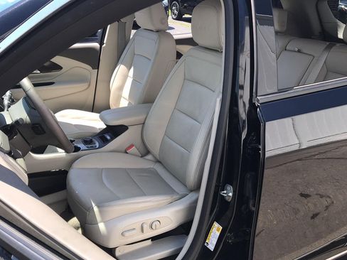 Used 2018 GMC Terrain Denali w/ Comfort Package AWD/4WD image 14