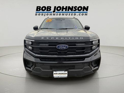 Used 2025 Ford Expedition Max Active AWD/4WD image 8