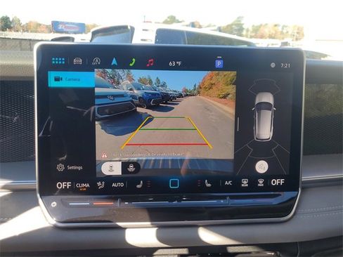 New 2025 Volkswagen Tiguan SE image 23