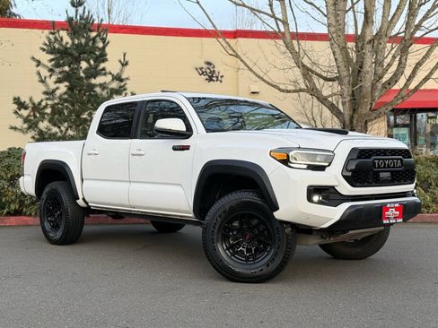 Used 2021 Toyota Tacoma TRD Pro AWD/4WD image 2