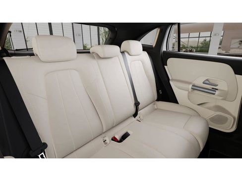 New 2026 Mercedes-Benz GLA 250 4MATIC image 4