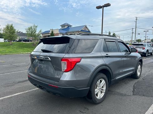 Used 2022 Ford Explorer XLT w/ Class IV Trailer Tow Package AWD/4WD image 5