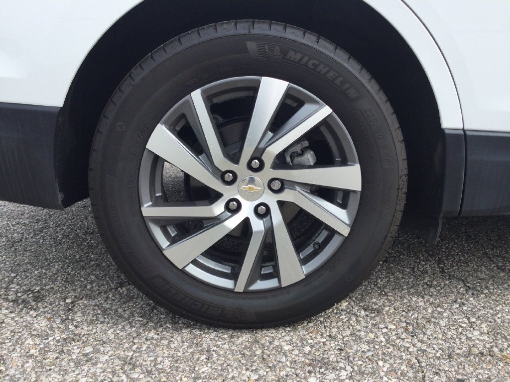 Used 2024 Chevrolet Equinox Premier FWD image 9