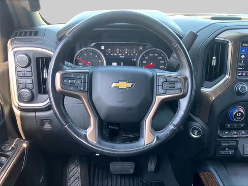 Used 2021 Chevrolet Silverado 1500 High Country w/ Technology Package AWD/4WD image 5
