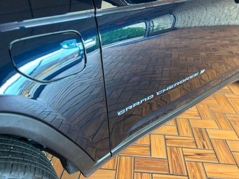 Used 2024 Jeep Grand Cherokee Limited 4xe image 5