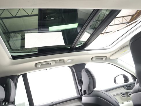 Used 2025 Volvo XC90 T8 Plus w/ Protection Package Premier AWD/4WD image 87