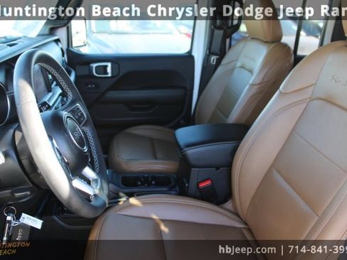 Used 2023 Jeep Wrangler Unlimited Sahara w/ Safety Group image 31