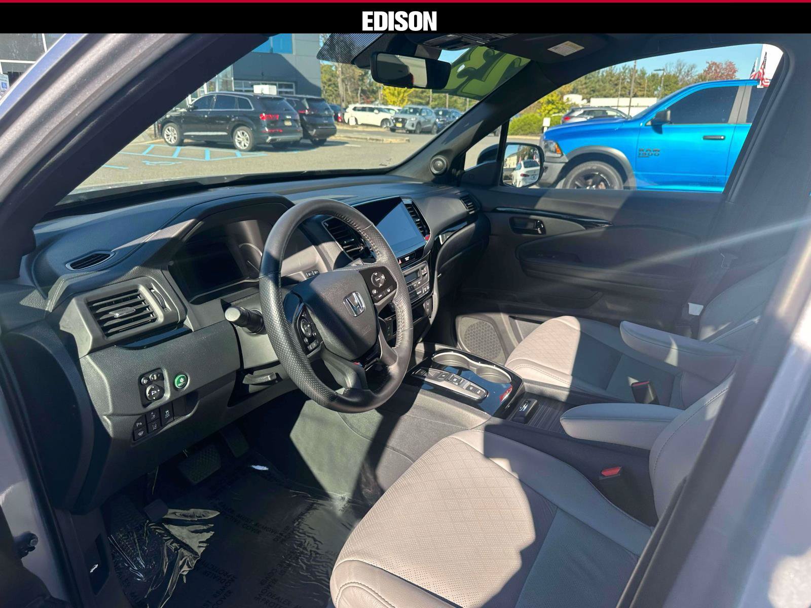 Used 2023 Honda Passport Elite image 14