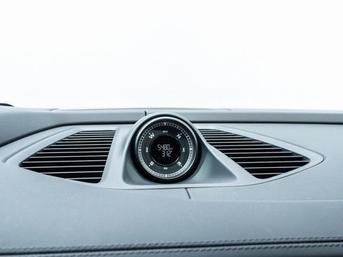 Certified 2025 Porsche Macan 4S Electric image 15