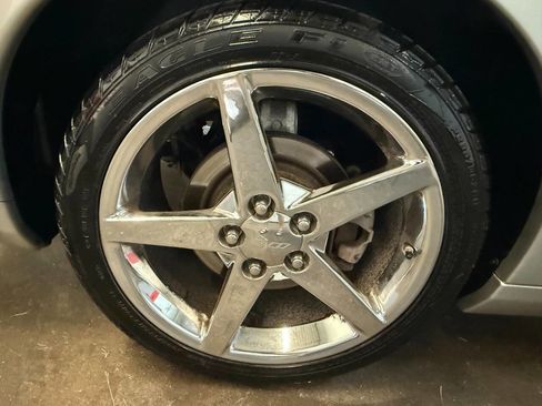 Used 2005 Chevrolet Corvette Coupe w/ Preferred Equipment Group image 33