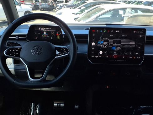 New 2025 Volkswagen ID. Buzz Pro S RWD image 17
