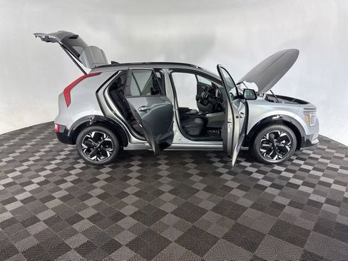 Used 2023 Kia Niro Wind w/ Wind Preserve Package FWD image 14