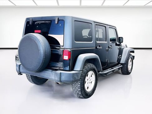 Used 2018 Jeep Wrangler Unlimited Sport S image 4