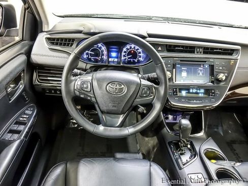 Used 2015 Toyota Avalon XLE Touring image 2