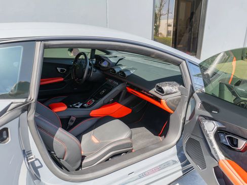 Used 2022 Lamborghini Huracan EVO RWD image 51