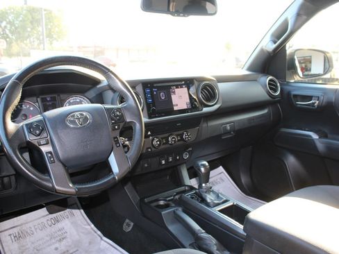 Used 2019 Toyota Tacoma TRD Off-Road RWD image 17