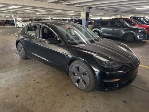 Used 2021 Tesla Model 3 Standard Range Plus RWD image 3
