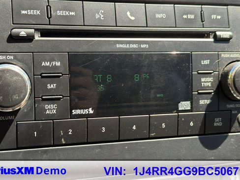 Used 2011 Jeep Grand Cherokee Laredo AWD/4WD image 26