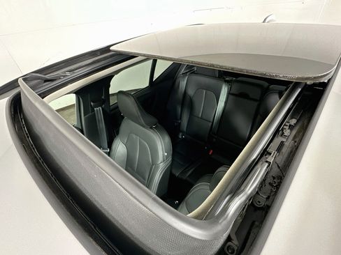 Used 2025 Volvo XC40 B5 Plus AWD/4WD image 21