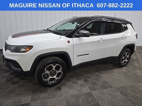 Used 2022 Jeep Compass Trailhawk w/ Trailhawk Convenience Group AWD/4WD image 6