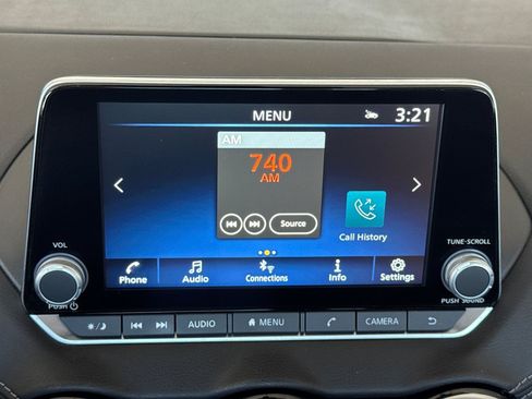 Used 2025 Nissan Sentra SV FWD image 21