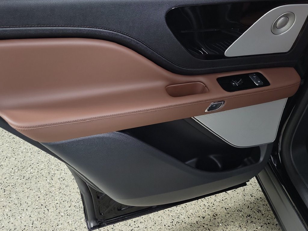 New 2027 Lincoln Aviator Reserve w/ Luxury Package RWD image 15