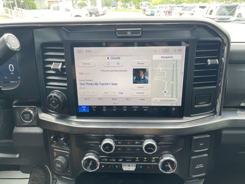 Certified 2025 Ford F250 Lariat w/ Lariat Ultimate Package AWD/4WD image 17