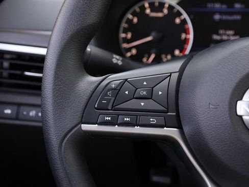 Certified 2025 Nissan Altima 2.5 SV FWD image 11
