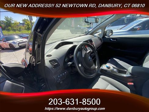 Used 2017 Nissan Leaf SV w/ Premium Package FWD image 14