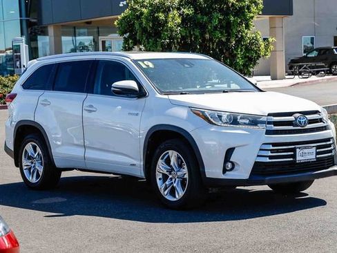 Used 2019 Toyota Highlander Limited image 6