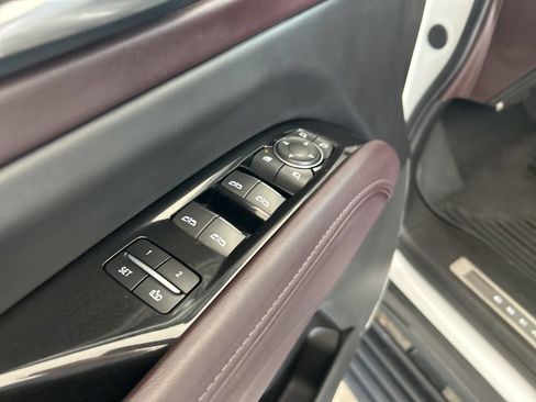 Used 2024 Cadillac Escalade V AWD/4WD image 59