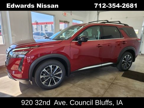 New 2026 Nissan Pathfinder Platinum w/ Cargo Package image 3