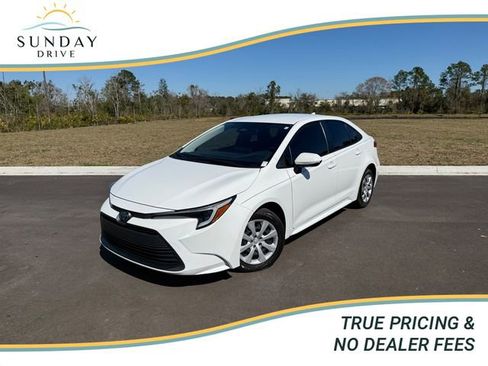 Used 2025 Toyota Corolla LE image 1