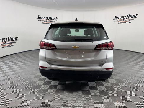 Used 2022 Chevrolet Equinox LS image 9