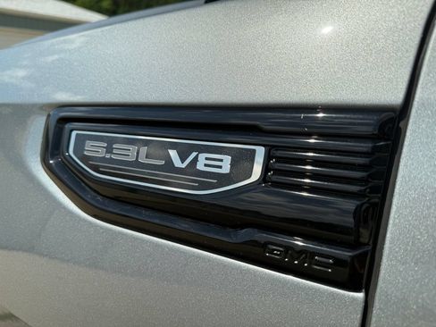 Used 2024 GMC Sierra 1500 Elevation w/ Elevation Premium Package AWD/4WD image 12