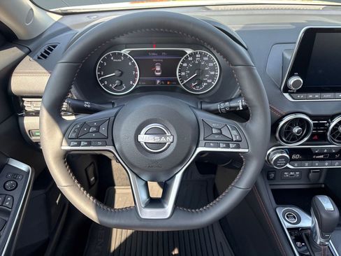 New 2025 Nissan Sentra SR image 18