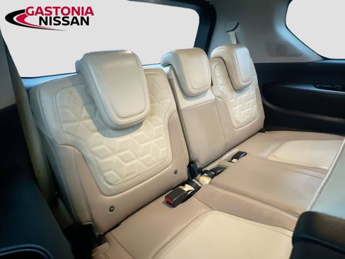 Used 2025 Nissan Armada Platinum w/ Convenience Package image 37