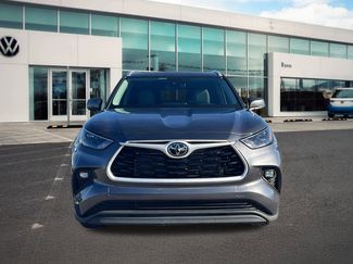 Used 2024 Toyota Highlander XLE video 2