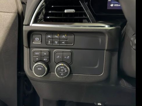 Used 2025 Chevrolet Tahoe Premier AWD/4WD image 26