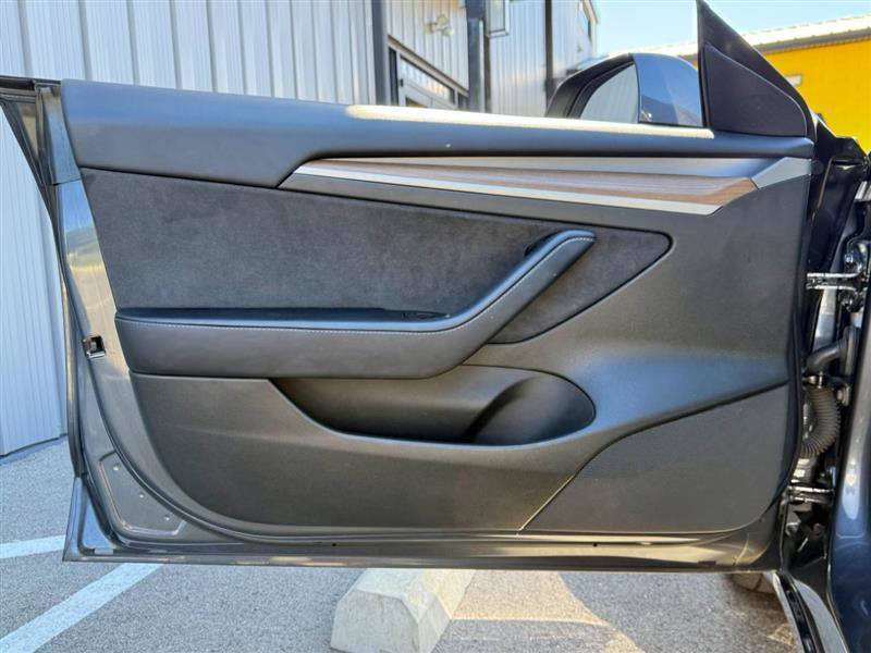 Used 2022 Tesla Model 3 Long Range AWD/4WD image 21