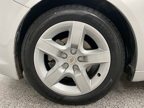 Used 2011 Chevrolet Malibu LS image 22