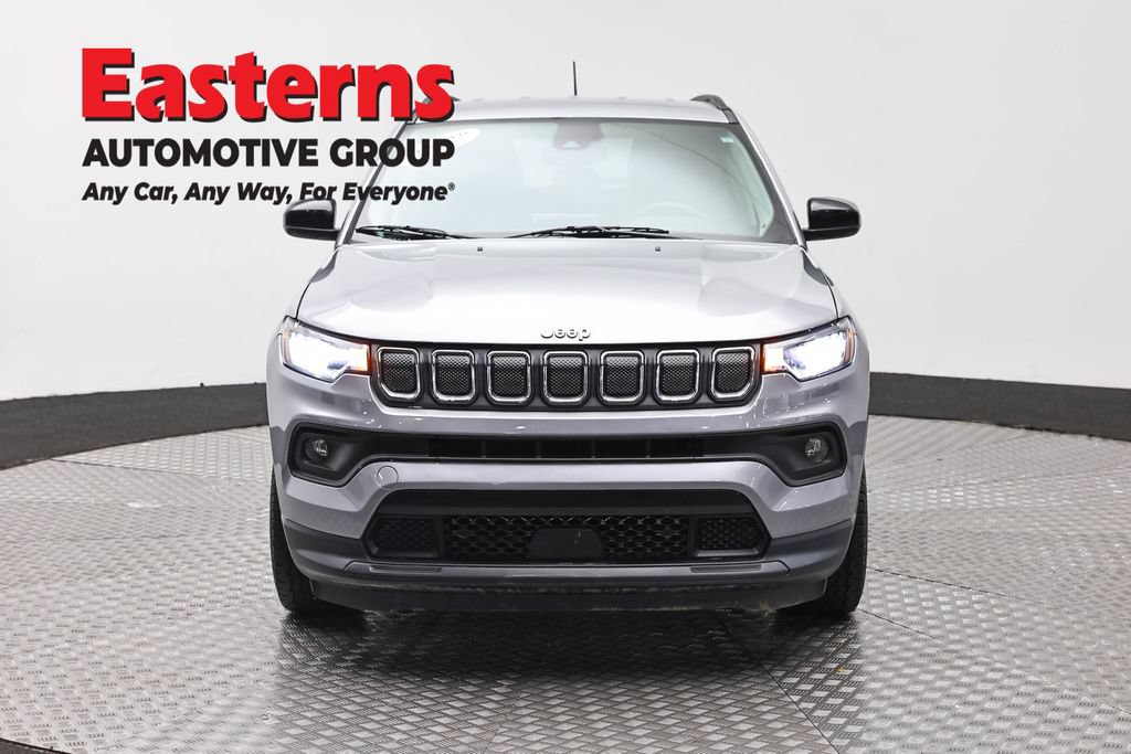 Used 2022 Jeep Compass Latitude AWD/4WD image 3