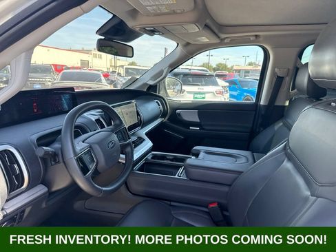 Used 2025 Ford Expedition Active AWD/4WD image 8