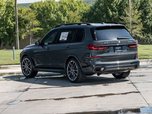 New 2026 BMW X7 xDrive40i w/ Executive Package image 3