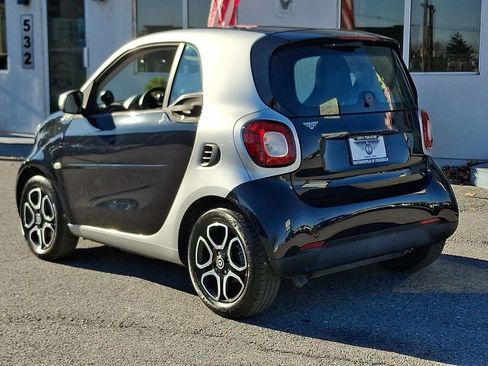 Used 2016 smart fortwo Proxy image 6