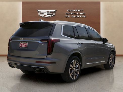 Used 2022 Cadillac XT6 Premium Luxury w/ Technology Package image 4