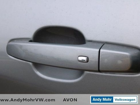 Used 2024 Chevrolet Equinox LT FWD image 17
