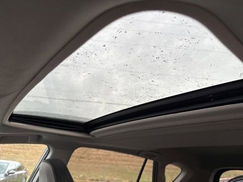 Used 2017 Toyota RAV4 XLE FWD image 13
