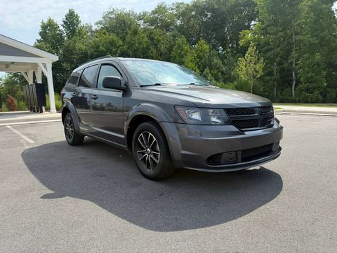 Used 2018 Dodge Journey SE w/ Blacktop Package AWD/4WD image 1