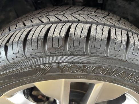 Used 2021 Toyota RAV4 Limited image 8